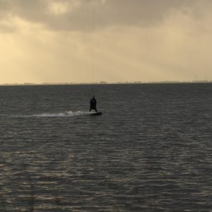 Prachtig lichtinval tijdens het kitesurfen